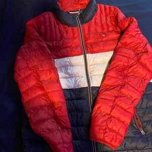 Tommy Hil. Size L puffer jacket.